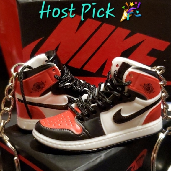 Nike Other - Custom Nike Shoe Keychains set of 2 shoes. (1 pair.) ❤️🖤